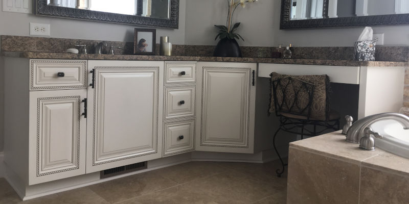 Cabinet Refinishing in Charlotte, North Carolina