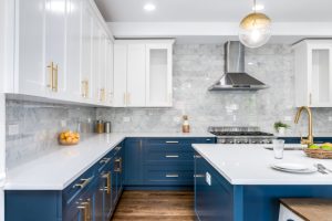 3 Tips for Choosing a New Color for Your Kitchen Cabinet Repainting Project